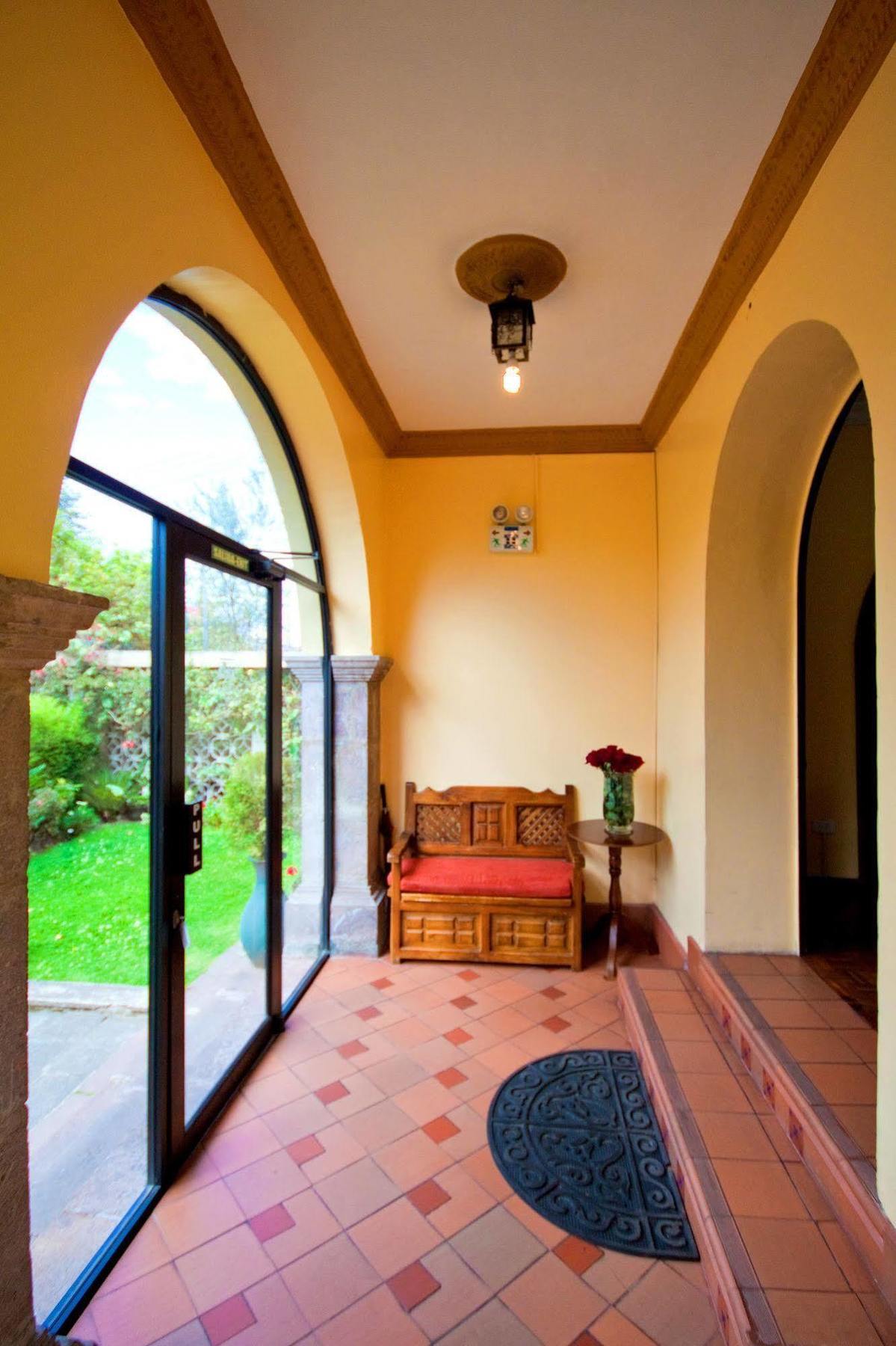 Hotel La Cartuja Quito Exteriör bild